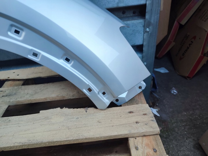 AILE DROIT AVANT AVANT HYUNDAI TUCSON III 3 TL 09.15-10.20R PEINTURE U3S