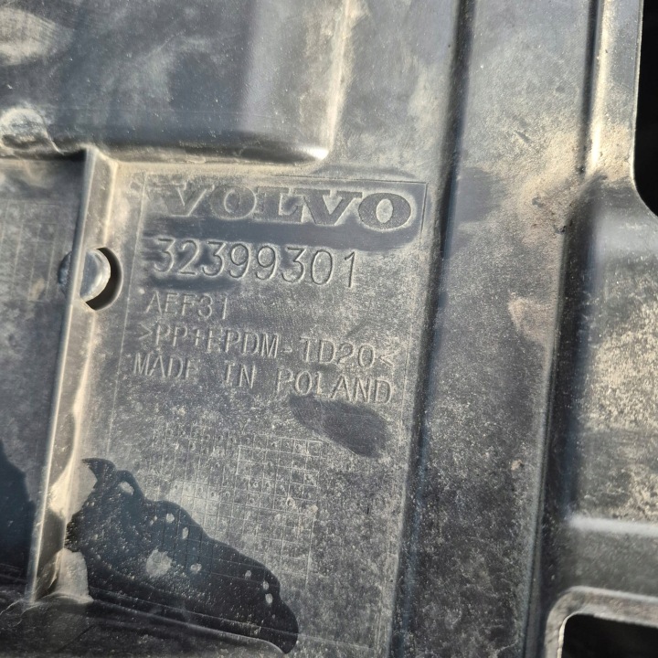 VOLVO XC60 II 2 17-21 PROTECTION PLAQUE SOUS PARE-CHOCS