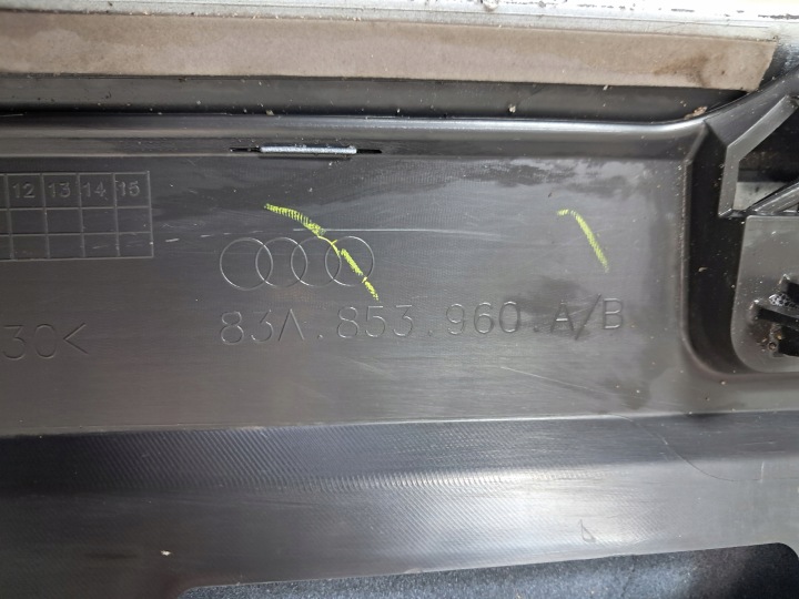 AUDI Q3 83A MOULURE REVÊTEMENT PORTES DROIT AVANT AVANT 83A853960A