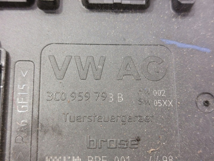 VOLKSWAGEN JETTA VI 2013 MOTEUR RÉGULATEUR VITRES PORTES AVANT