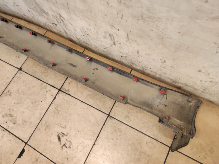 MOULURE SEUIL DROITE SOUL II 2 EV ELEKTRYK