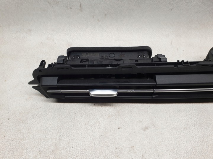 AUDI A3 8Y 20-24 GRILLE CONDUIT D'AIR TABLEAU DE BORD CONSOLES AVANT 8Y1820951A