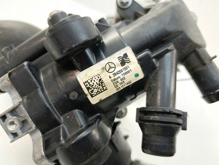 MERCEDES GLC 300 X253 POMPE À EAU LIQUIDE CHLODNICZEGO A2642000100