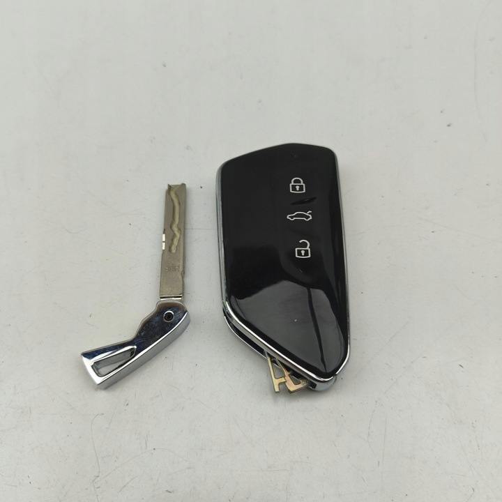 SKODA ENYAQ IV 2025 CLÉ CARTE ALLUMAGE