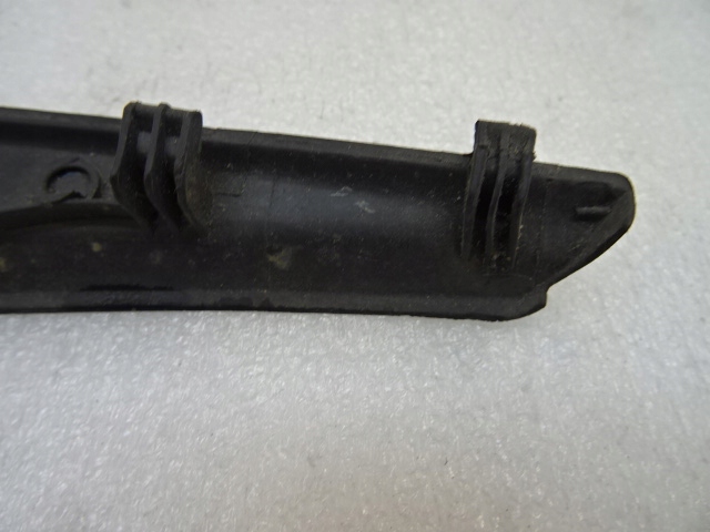 RENAULT KADJAR GAUCHE PROTECTION ANGLE BOUCHON PLASTIQUE 727616371R