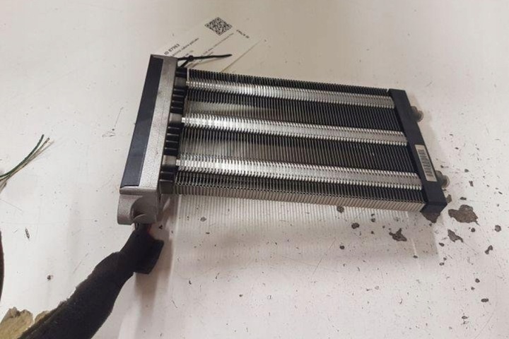 RADIATEUR ÉLECTRIQUE RÉCHAUFFEURS VOLVO S40 II (MS) 0171132102 1.6L DIESEL