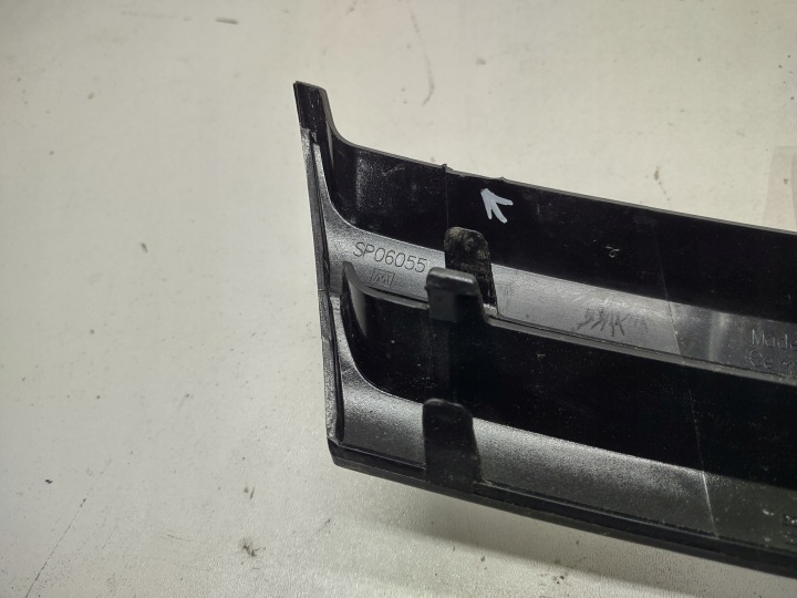 GRILLE CALANDRE PARE-CHOCS 5K0853601 VW GOLF VI 5K 2009-2013R. ORIGINAL CHROME