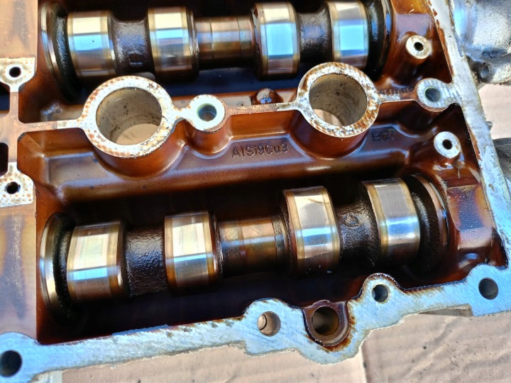 COUVERCLE DE SOUPAPES ARBRES VW GOLF IV 1.4 ESSENCE 036103475AQ