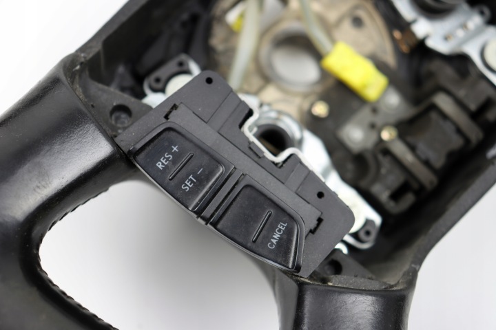 SKODA SUPERB I VOLANT MULTIFONCTION CUIR