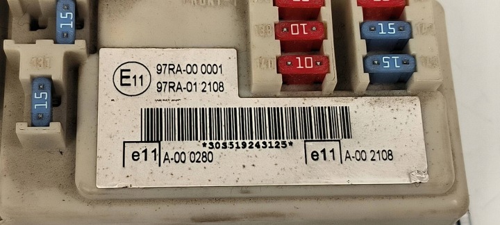 BOÎTE FUSIBLES 8M5T-14014-LAB FORD FOCUS MK2