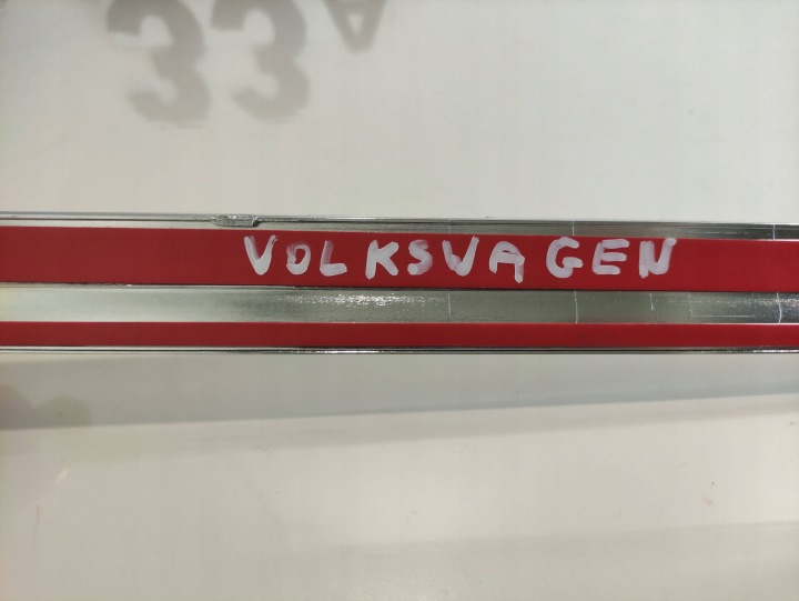 VW TIGUAN II 2 MOULURE CHROME PORTES DROIT AVANT 5NA853332A
