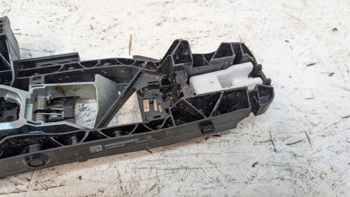 MERCEDES W205 W213 CHÂSSIS POIGNÉE PORTES DROIT A0997601800