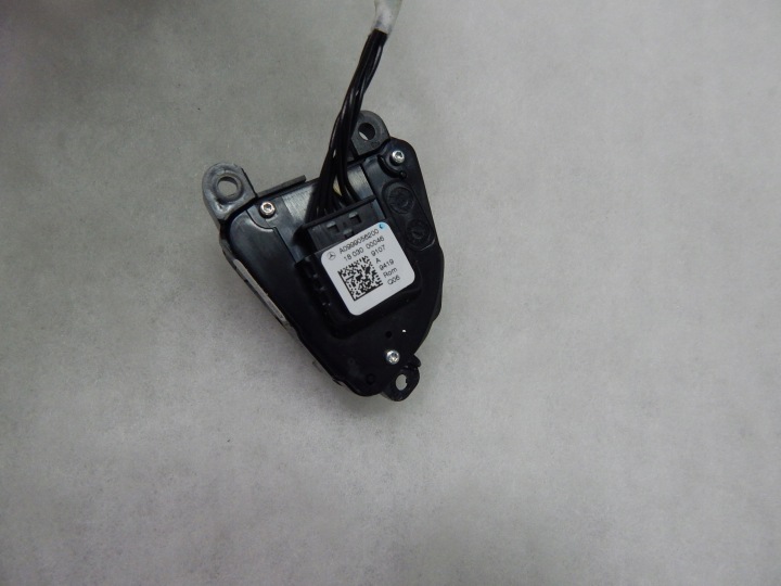 MERCEDES E213 W213 BOUTONS CAOUTCHOUC A0999056200 A0999056300