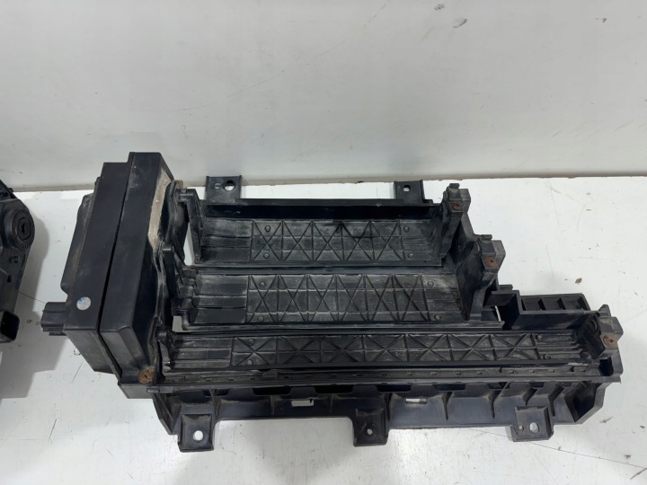 KIA EV6 EV-6 JALOUSIE STORE GUIDE D'AIR 86981-CVAA0 ORIGINAL