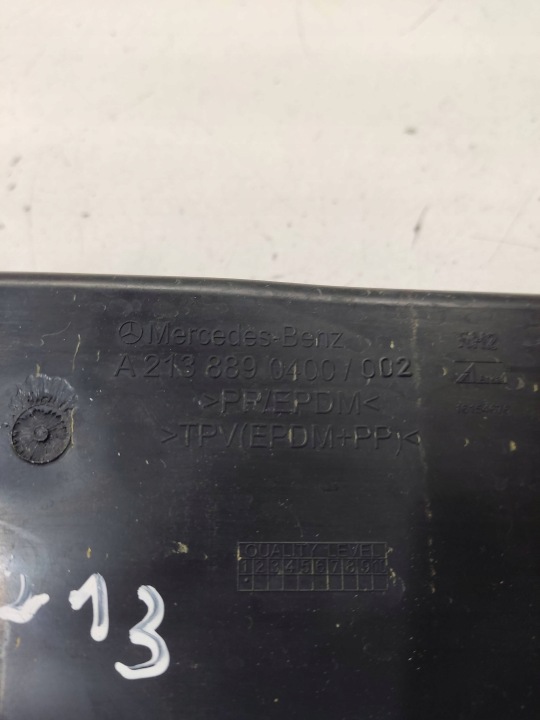 MOULURE GARDE-BOUE DROITE CÔTÉ MERCEDES-BENZ E W213 A2138890400