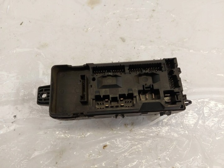 CENTRE BOÎTE MODULE FUSIBLE 30889703 VOLVO V40 I UNIVERSEL (VW, 645) LIFT