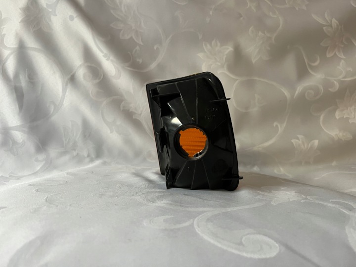 CLIGNOTANT JAUNE DROIT VOLKSWAGEN PASSAT B3 1988-93