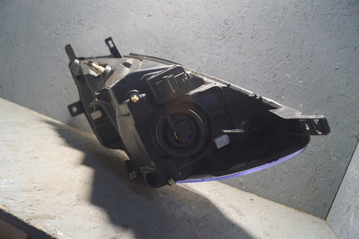 NISSAN NOTE E11 LIFT PHARE DROIT AVANT (S1952) UK
