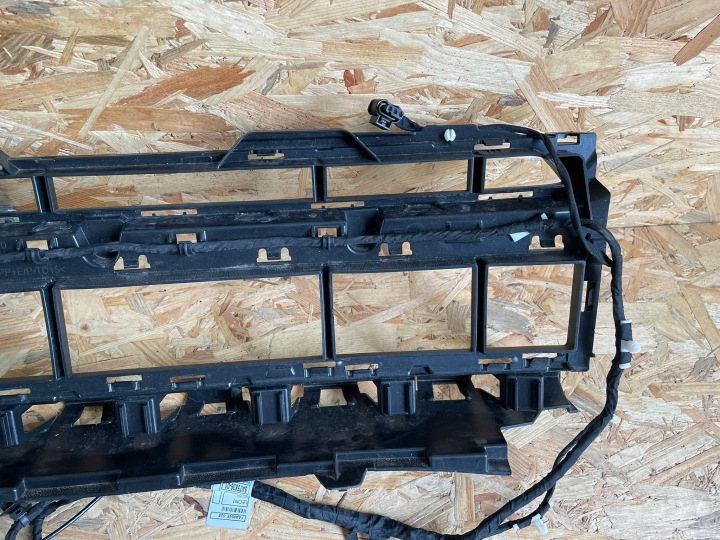 GRILLE CENTRALE PARE-CHOCS MINI COUNTRYMAN 3 III U25 51115A091E0