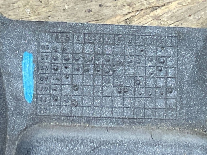 IVECO STRALIS LIFT 07-12 CALANDRE GRILLE INFÉRIEURE PARE-CHOCS DROITE AVANT AVANT