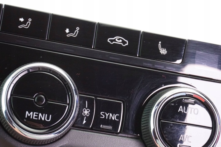 PANNEAU CLIMATISATION SKODA OCTAVIA MK3 5E0907044AQ