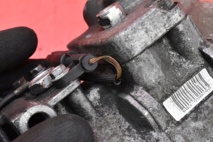 POMPE COMPRESSEUR DE CLIMATISATION 447220-8024 BMW E39 2.2I 170KM LIFT 00-04