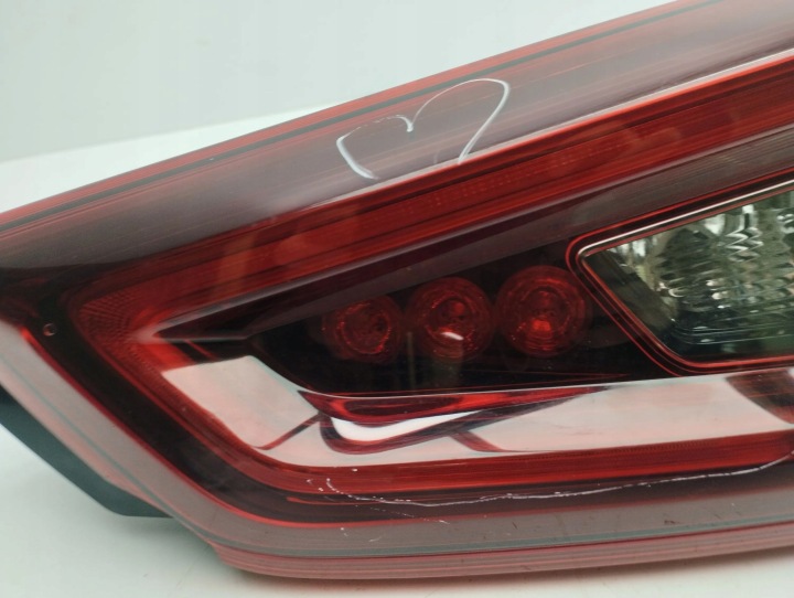NISSAN QASHQAI 2020 PHARE ARRIÈRE DANS CLAPET 26550HV55A