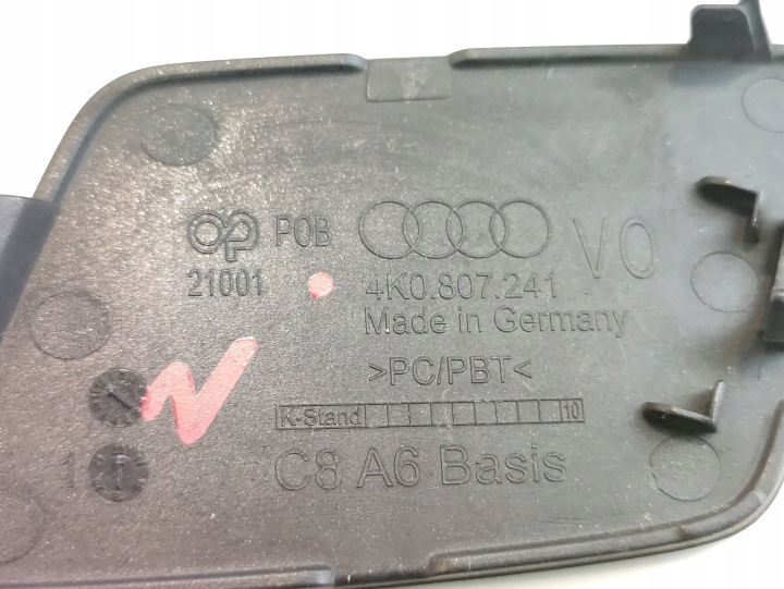 AUDI A6 C8 BOUCHON CROCHET PARE-CHOCS AVANT 4K0807241A