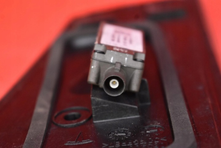 PROTECTION MONTANTS DROIT AVANT CAMÉRA 1092307-00-G TESLA MODÈLE AVEC LIFT 16-21