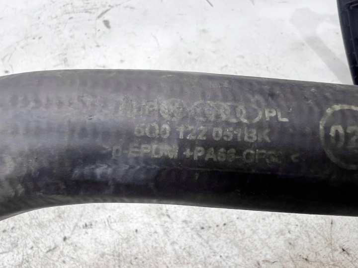 TUYAU FIL RADIATEUR EAU AUDI VW SKODA SEAT 5Q0121619D 5Q0122051BK