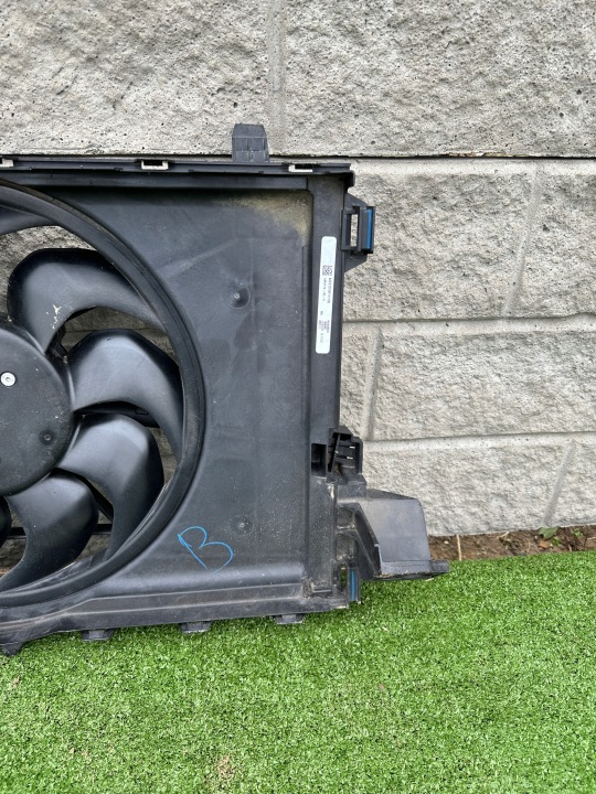 VENTILATEUR CHÂSSIS TESLA MODÈLE Y 1493995-00-B