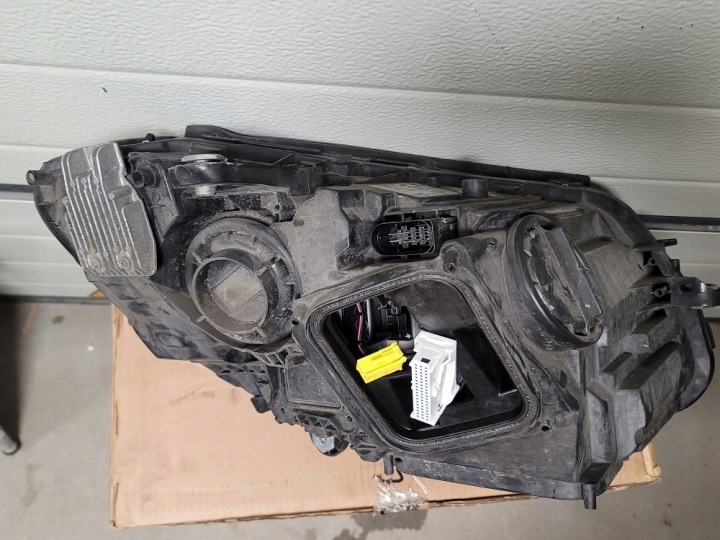 MERCEDES W205 18- LIFT PHARE GAUCHE COMPLET LED A2059068505 MULTIBIM EUROPE BONNES CONDITIONS