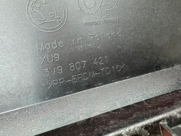 SKODA SUPERB III 3 UNIVERSEL 15R- PARE-CHOCS ARRIÈRE ARRIÈRE 3V9807421