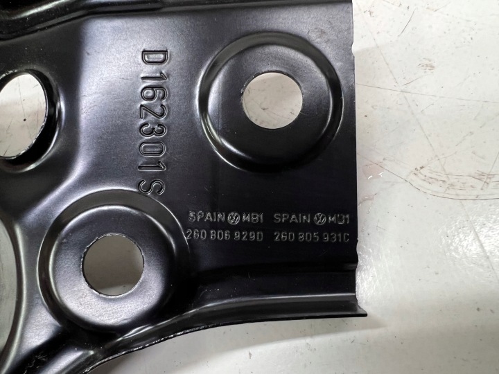 VW POLO FIXATION PHARES GAUCHE AVANT 2G0806929D 2G0805931C