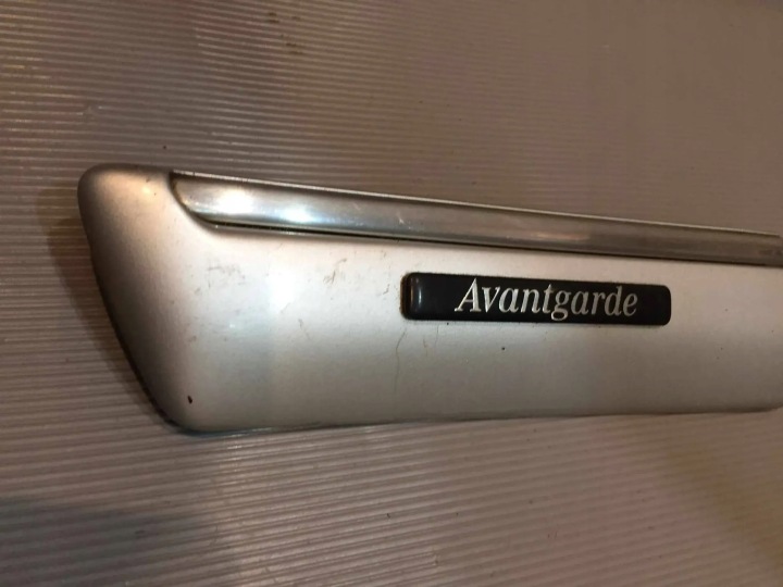 MERCEDES-BENZ E W210 1999 MOULURE GARDE-BOUE GAUCHE AVANT ARGENTÉ