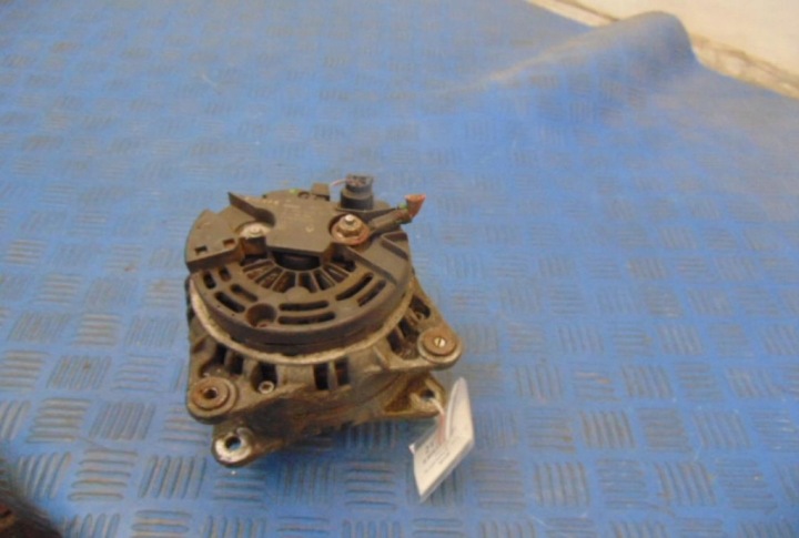 RENAULT SCENIC II LIFT 1.9DCI ALTERNATEUR 0124525101