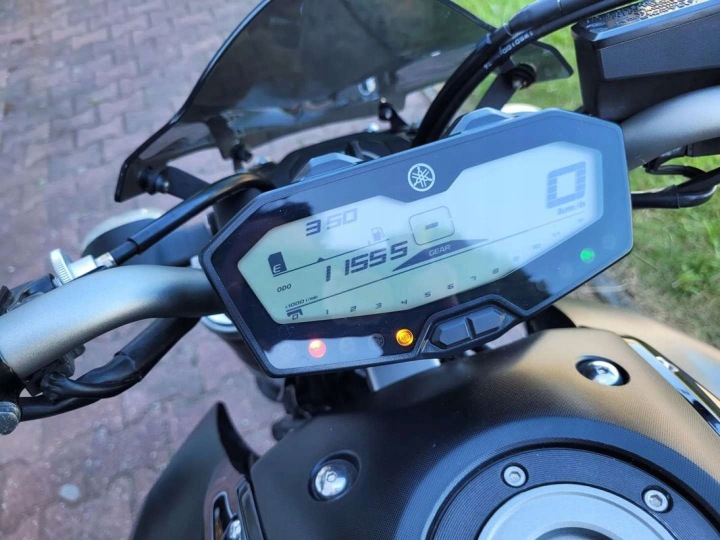 YAMAHA MT MT07,FILM ESSENCE 74KM
