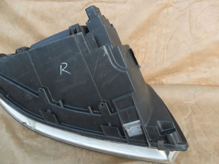 PHARE AVANT GAUCHE VW T5 MULTIVAN