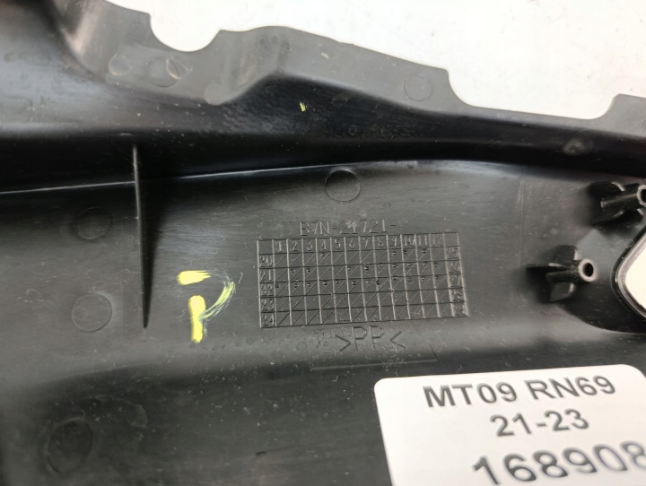 YAMAHA MT09 RN69 21-23 QUEUE PLASTIQUE DROIT