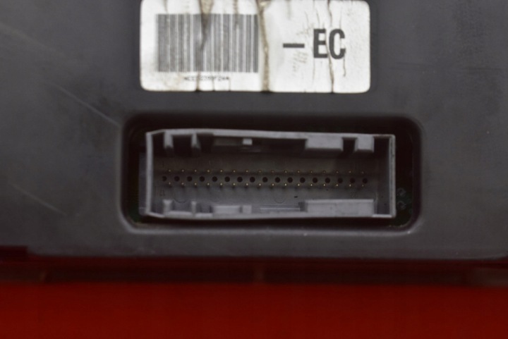 COMPTEUR TABLEAU DE BORD EUROPE 2S6F-10B885-A FORD FIESTA MK6 1.6 16V 100 KM 01-07