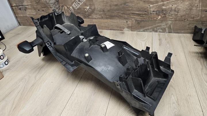 PASSAGE DE ROUE ARRIÈRE AILE CLIGNOTANTS YAMAHA FZS 1000 FAZER RN06