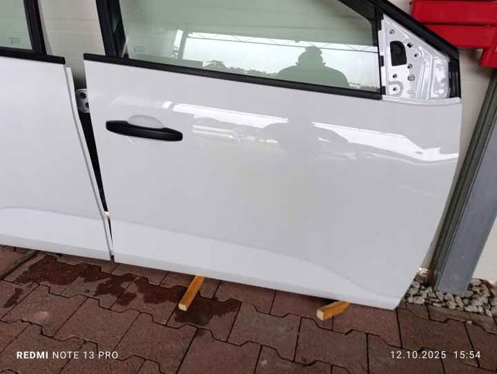 SANDERO III STEPWAY PORTES DROIT AVANT COMPLET OV369 PARFAIT DANS COULEUR