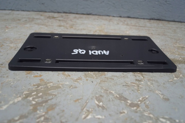 AUDI Q5 SQ5 2023 CHÂSSIS ARRIÈRE CADRE DE PLAQUE D'IMMATRICULATION
