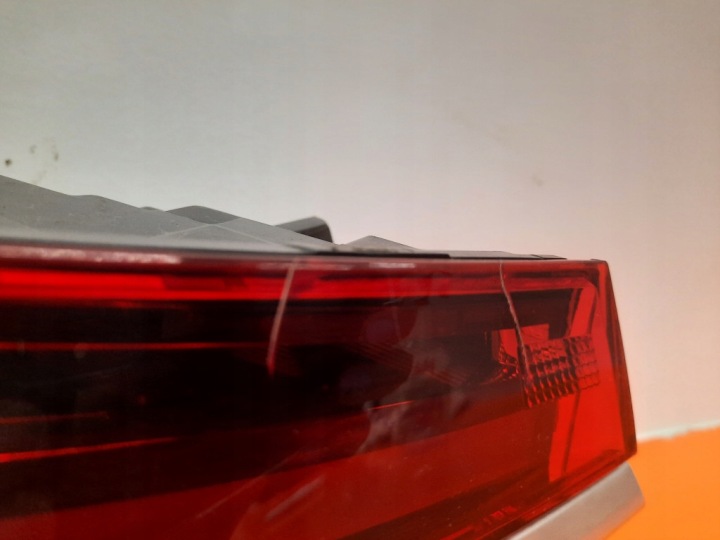 SKODA SUPERB III LIFT 19-24 PHARE ARRIÈRE ARRIÈRE GAUCHE EXTÉRIEUR 3V5945207C
