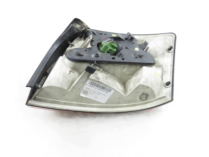 PHARE GAUCHE ARRIÈRE AUDI A4 B6 BERLINE (8E2) 8E0945095C