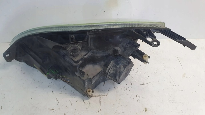 PHARE AVANT DROITE 2S6X-13W029AH FORD FIESTA MK6 02-