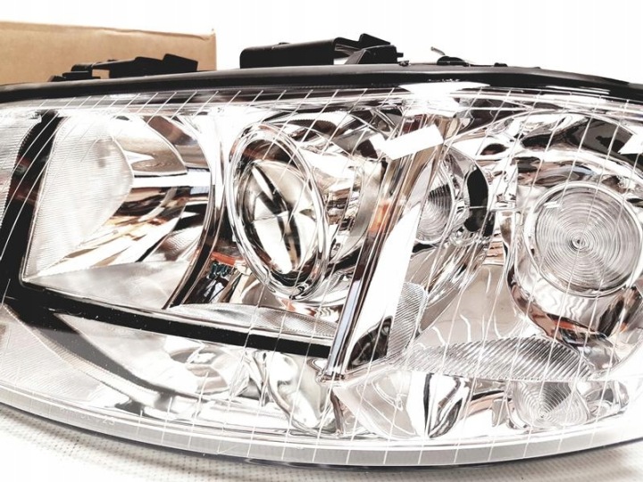 PROJECTEUR PHARE GAUCHE AUDI A6 C5 01-05