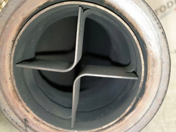CATALYSEUR BMW X1 (F48) 8573996 2.0L DIESEL 2017