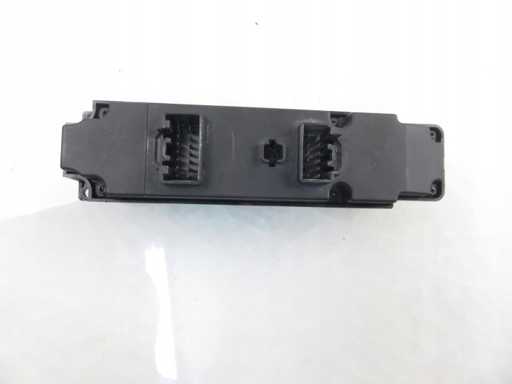 PANNEAU VITRE MAZDA 2 II DF7466350A