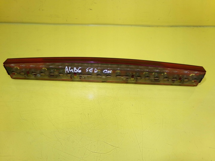 TROISIÈME LANTERNE STOP PIED AUDI A4 B6 BERLINE 28427002 NR97